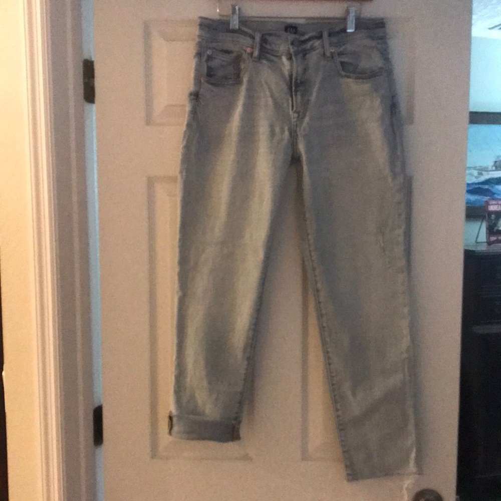 Gap denim Girlfriend cropped Jean sz 4/27